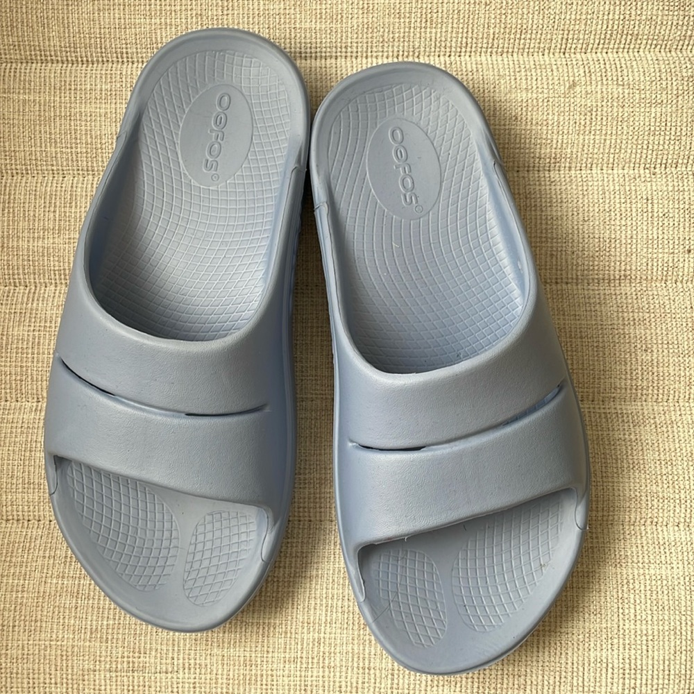 OOFOS recovery slides